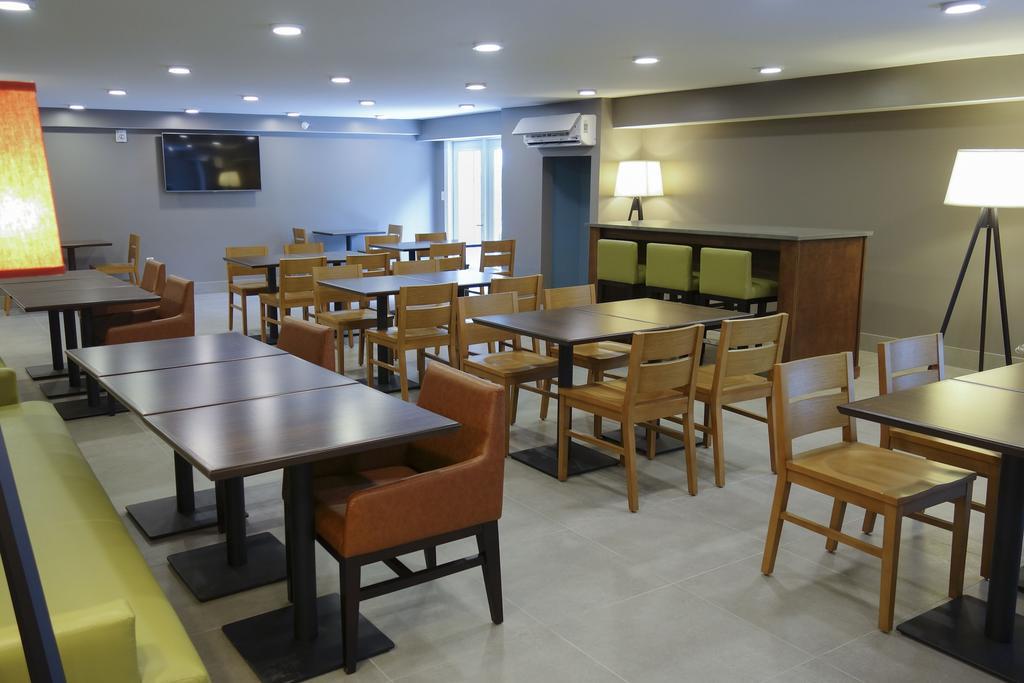 Country Inn & Suites Downtown Convention Center By Radisson, Gatlinburg, Tn Exteriör bild